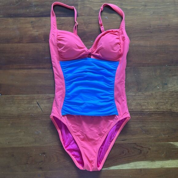 La blanca color block twist one piece swimsuit - Picture 1 of 4
